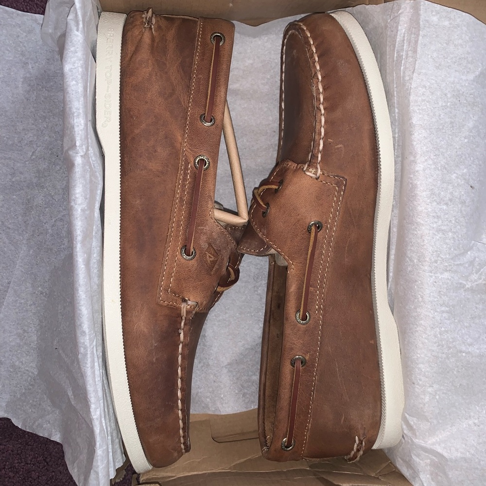 NWT mens sperrys